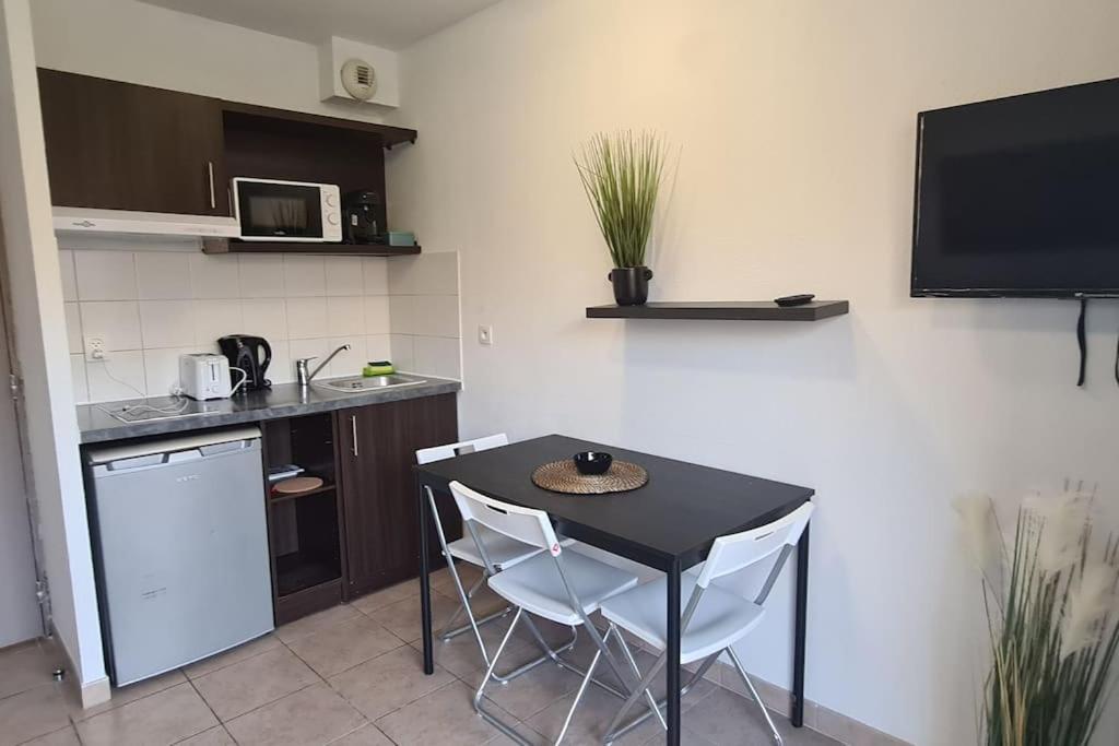 B210 Appartement Disneyland Paris Parking Et Wifi Montévrain Exterior photo